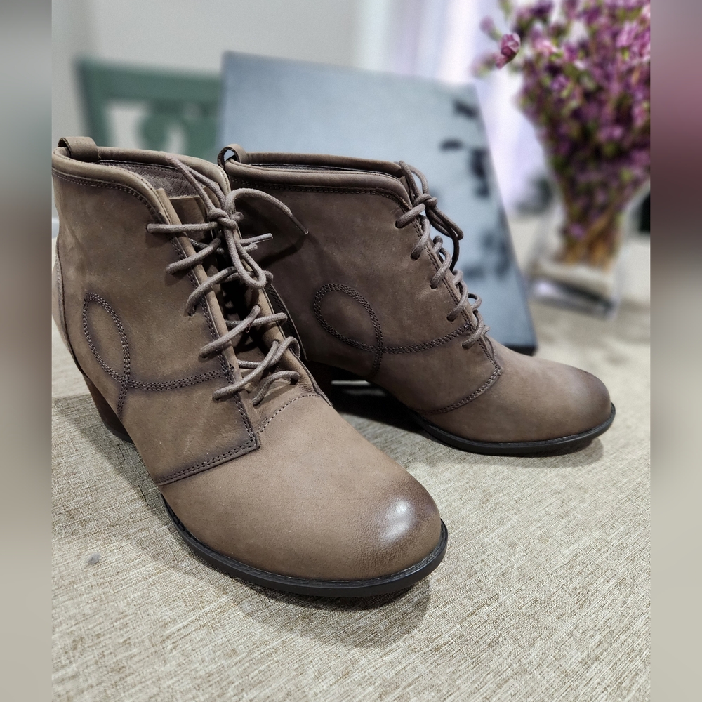 Anesha Sante Fe Bootie